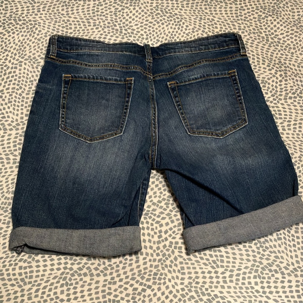 🥰3/$25 NWOT GAP Dark Indigo Rolled-Cuff Denim Shorts - Picture 5 of 5